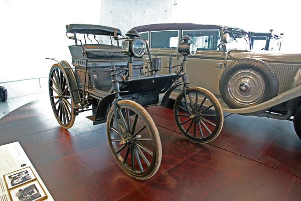 (92-1b) 08-01-15_1970 1892 Daaimler Motor-Strassen Wagen(1889 クワドリシクルのシハンモデル）.JPG